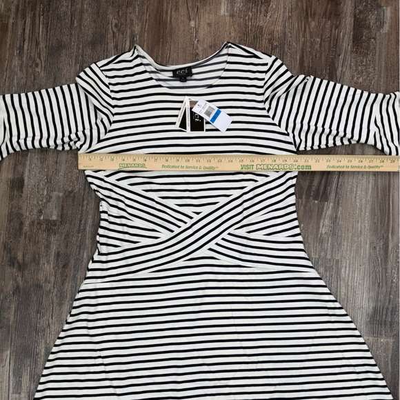 ECI Women’s Size XL Navy and White Striped Dress Wide Belle Sleeve NWT - Picture 7 of 10